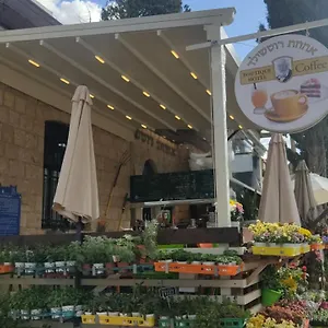 לינה וארוחת בוקר אחוזת רוטשילד ***