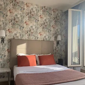 ** Отель De Venise Франция
